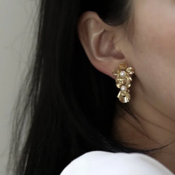 A.B. Ellie Raquel Flower Drop Earrings - Picture 1 of 7